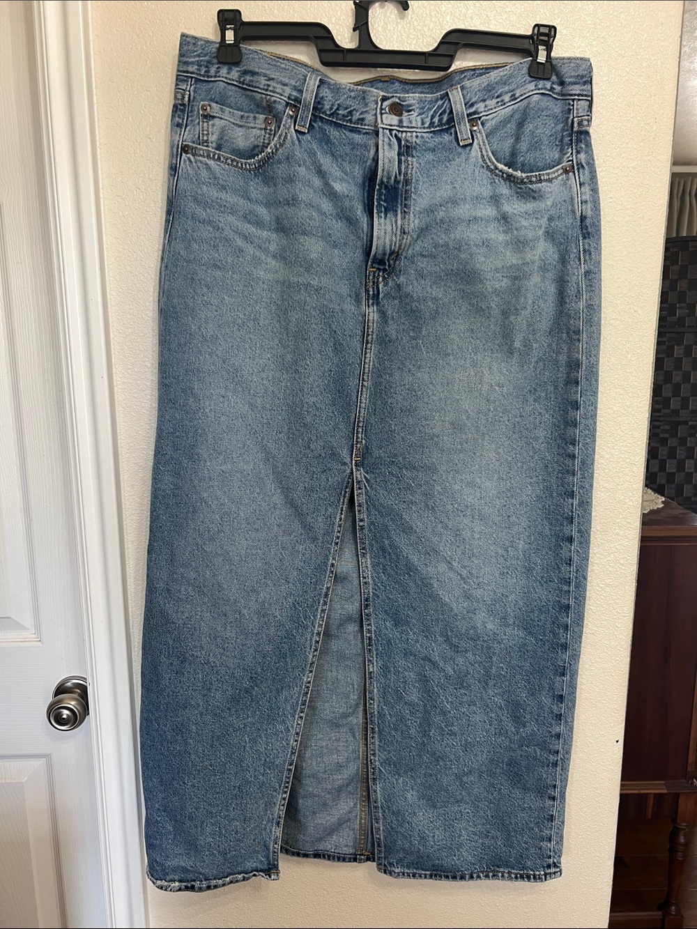 Levi’s Classic High-Waist Light Blue Denim Maxi Skirt